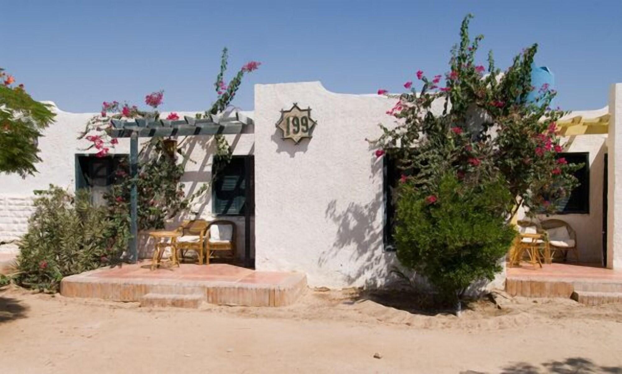 Magawish Swiss Inn Resort Hurghada Bagian luar foto