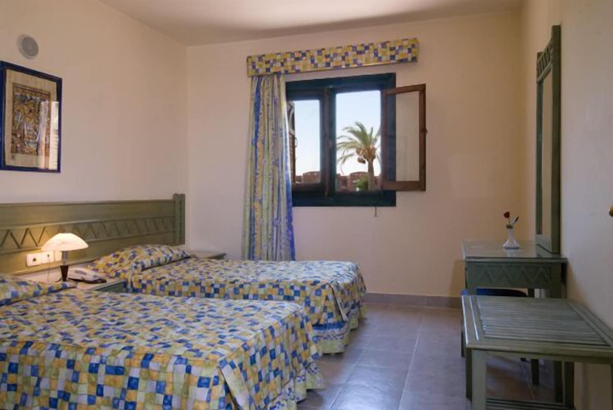 Magawish Swiss Inn Resort Hurghada Ruang foto
