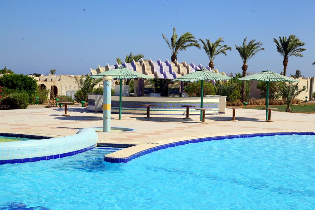 Magawish Swiss Inn Resort Hurghada Bagian luar foto