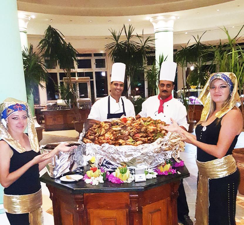 Magawish Swiss Inn Resort Hurghada Bagian luar foto