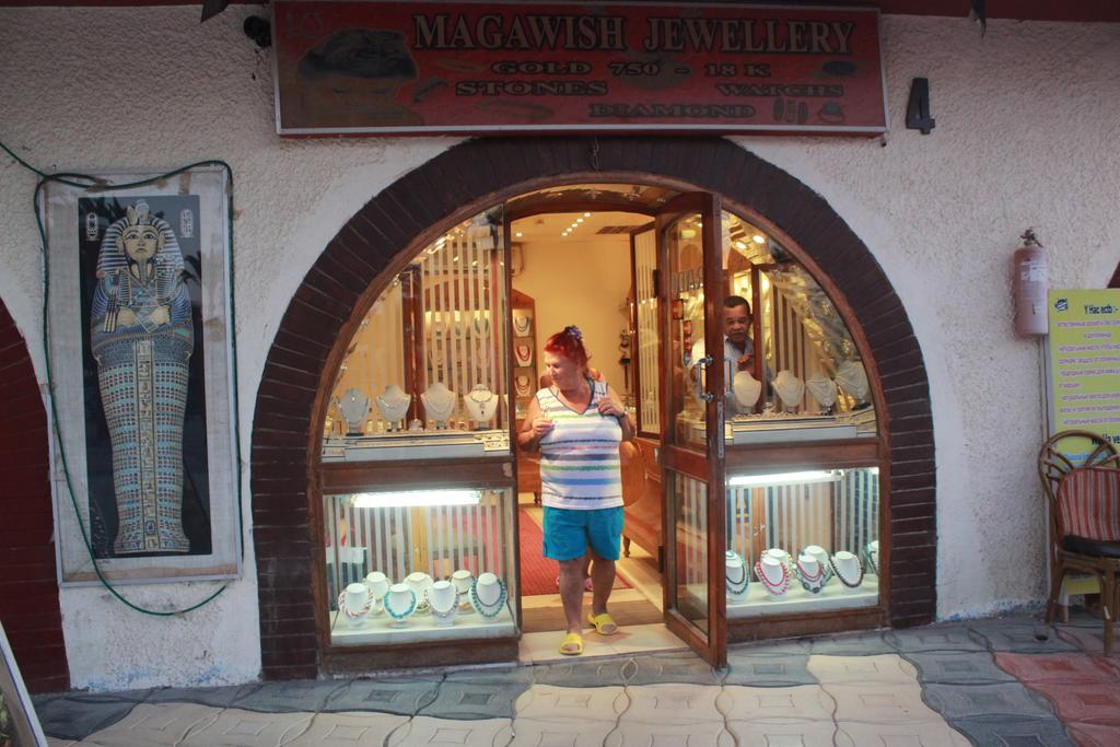 Magawish Swiss Inn Resort Hurghada Bagian luar foto
