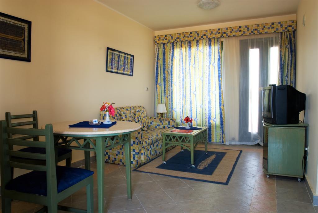 Magawish Swiss Inn Resort Hurghada Bagian luar foto