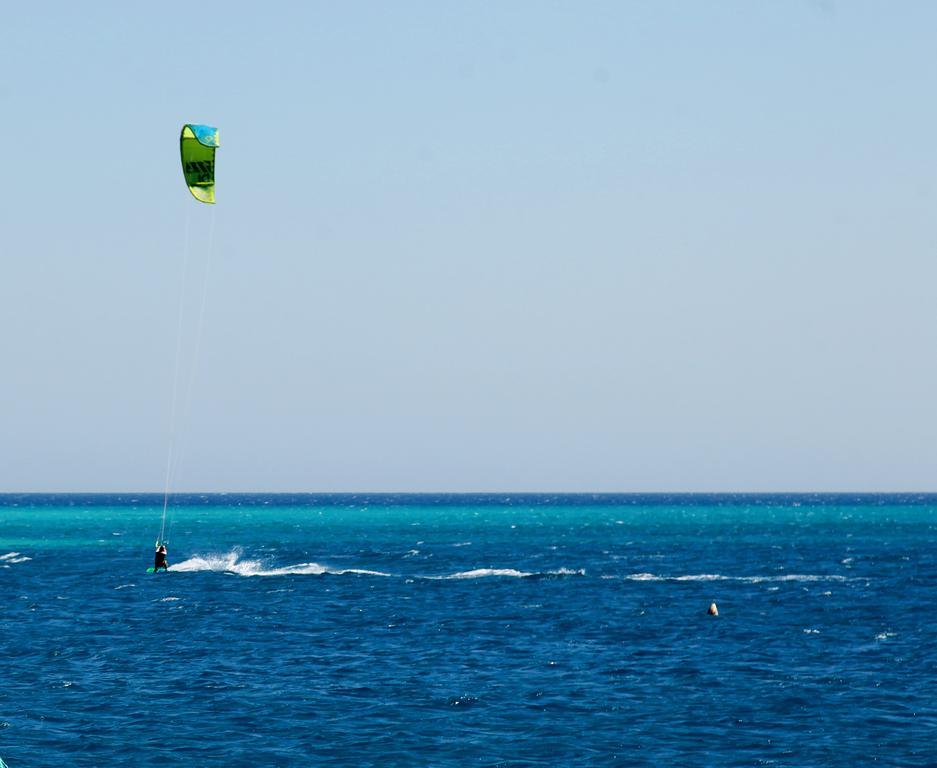 Magawish Swiss Inn Resort Hurghada Bagian luar foto