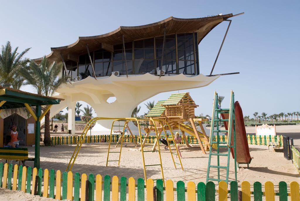 Magawish Swiss Inn Resort Hurghada Bagian luar foto